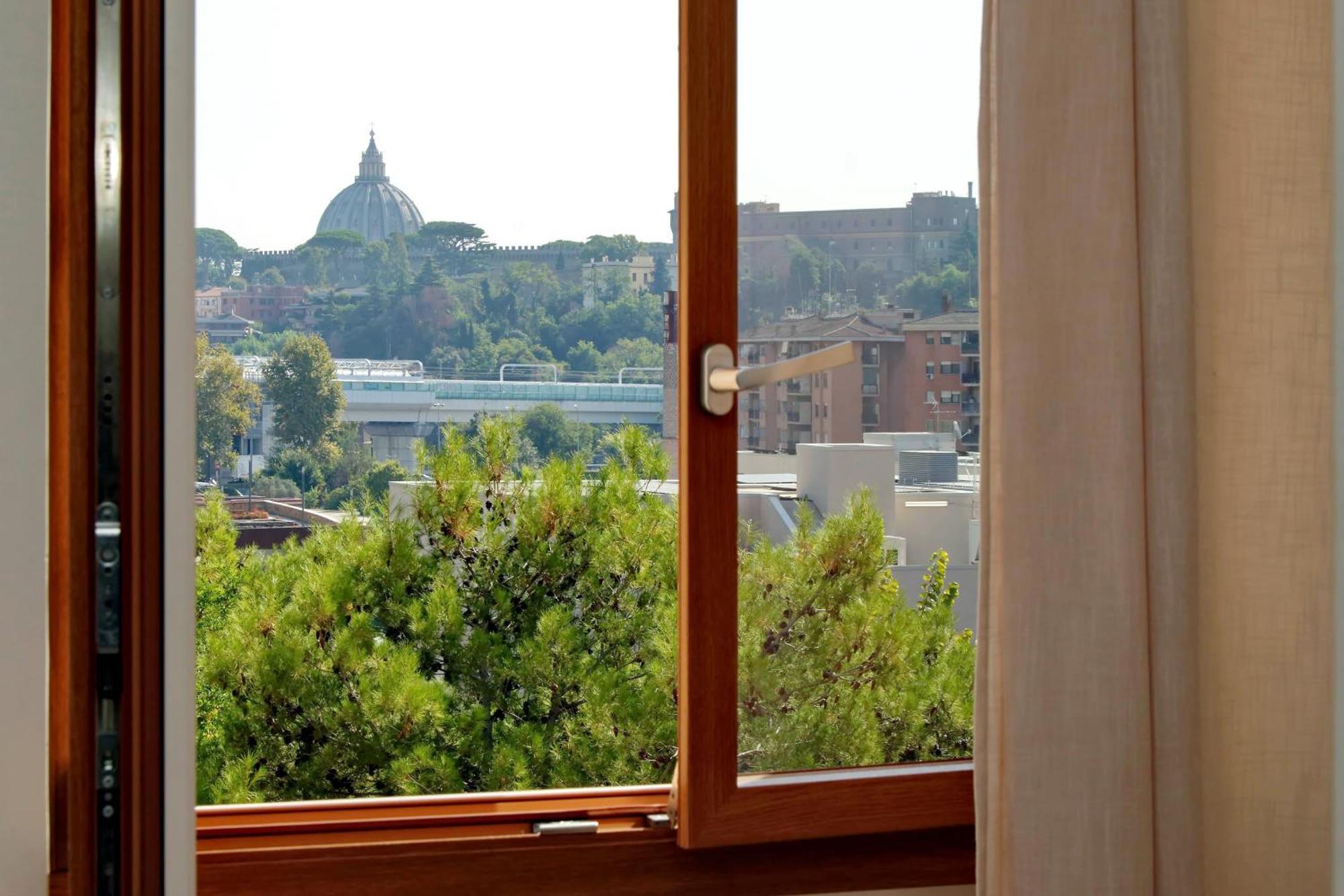 Vatican View Viale Di Valle Aurelia Rome Luaran gambar